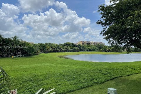 Copropriété à vendre à Miami, Floride: 3 chambres, 119.84 m2 № 1348774 - photo 2