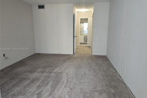 Condo in Aventura, Florida, 1 bedroom  № 1348684 - photo 12