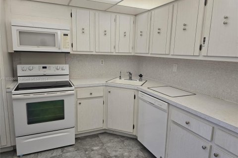 Condo in Aventura, Florida, 1 bedroom  № 1348684 - photo 7