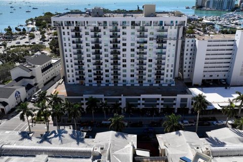 Condominio en venta en Sarasota, Florida, 2 dormitorios, 122.63 m2 № 1406636 - foto 1