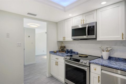 Condominio en venta en Sarasota, Florida, 2 dormitorios, 122.63 m2 № 1406636 - foto 13