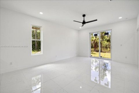 Villa ou maison à vendre à Lehigh Acres, Floride: 3 chambres, 112.13 m2 № 1358482 - photo 6