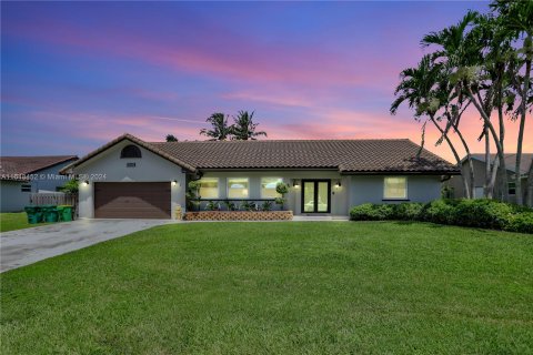 Casa en venta en Plantation, Florida, 4 dormitorios, 177.63 m2 № 1332845 - foto 2