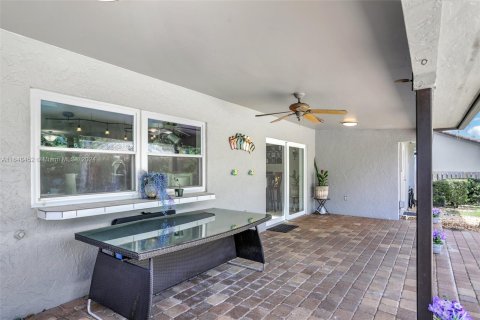 Casa en venta en Plantation, Florida, 4 dormitorios, 177.63 m2 № 1332845 - foto 15