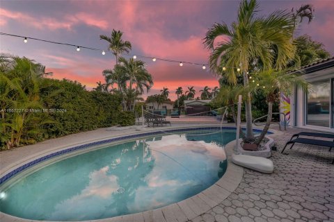 Villa ou maison à louer à Fort Lauderdale, Floride: 4 chambres, 194.91 m2 № 1358484 - photo 3