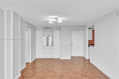 Condominio en venta en Aventura, Florida, 2 dormitorios, 92.34 m2 № 1004278 - foto 8