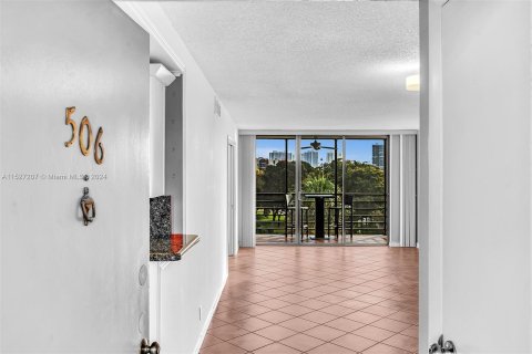 Condominio en venta en Aventura, Florida, 2 dormitorios, 92.34 m2 № 1004278 - foto 1