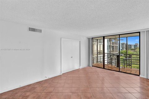 Condominio en venta en Aventura, Florida, 2 dormitorios, 92.34 m2 № 1004278 - foto 20
