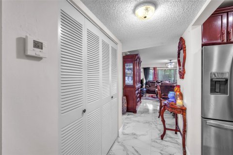 Condominio en venta en Tamarac, Florida, 2 dormitorios, 99.87 m2 № 913626 - foto 19