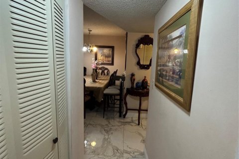 Copropriété à vendre à Tamarac, Floride: 2 chambres, 99.87 m2 № 913626 - photo 3