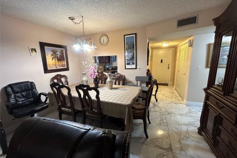 Condominio en venta en Tamarac, Florida, 2 dormitorios, 99.87 m2 № 913626 - foto 8