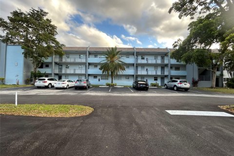 Condominio en venta en Tamarac, Florida, 2 dormitorios, 99.87 m2 № 913626 - foto 14
