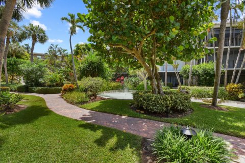 Copropriété à vendre à South Palm Beach, Floride: 2 chambres, 104.14 m2 № 913593 - photo 20