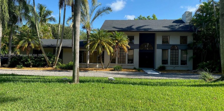 Villa ou maison à Cutler Bay, Floride 3 chambres, 226.5 m2 № 1347629