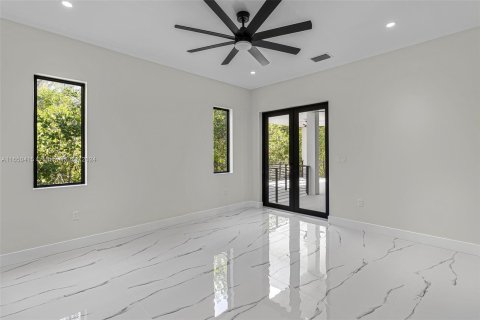 Villa ou maison à vendre à Cutler Bay, Floride: 4 chambres, 191.38 m2 № 1333295 - photo 11