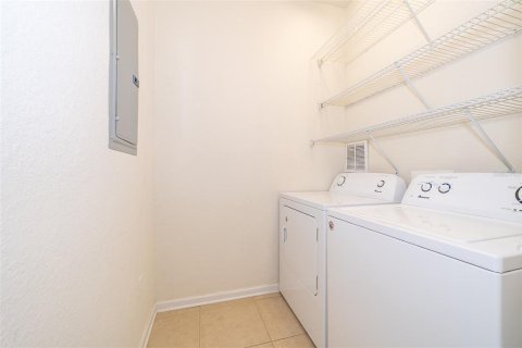 Condominio en venta en Orlando, Florida, 3 dormitorios, 197.79 m2 № 1109001 - foto 11