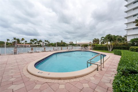 Condominio en venta en Bay Harbor Islands, Florida, 2 dormitorios, 149.29 m2 № 911944 - foto 10
