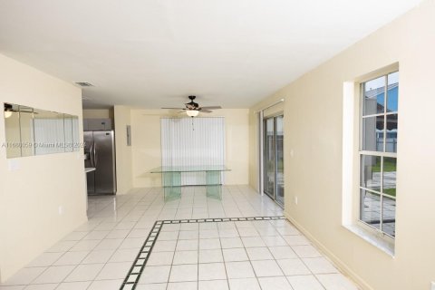 Casa en venta en Miami, Florida, 3 dormitorios, 123.84 m2 № 1410460 - foto 6