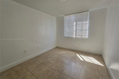 Condominio en venta en Pembroke Pines, Florida, 3 dormitorios, 115.2 m2 № 1145742 - foto 9