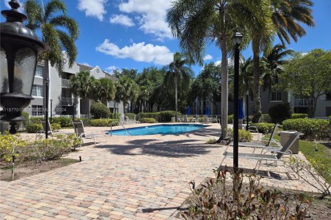 Condominio en venta en Pembroke Pines, Florida, 3 dormitorios, 115.2 m2 № 1145742 - foto 23