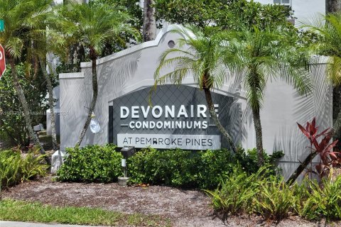 Condominio en venta en Pembroke Pines, Florida, 3 dormitorios, 115.2 m2 № 1145742 - foto 1