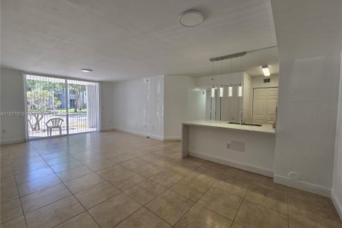 Condominio en venta en Pembroke Pines, Florida, 3 dormitorios, 115.2 m2 № 1145742 - foto 6