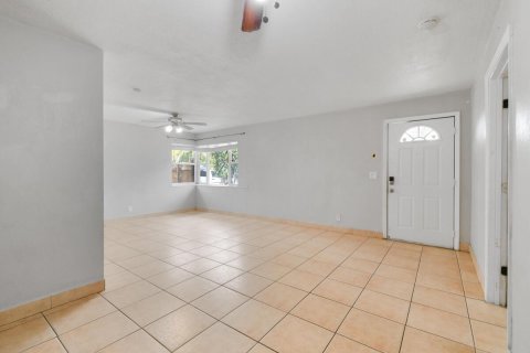 Villa ou maison à vendre à West Palm Beach, Floride: 2 chambres, 101.82 m2 № 1145830 - photo 6