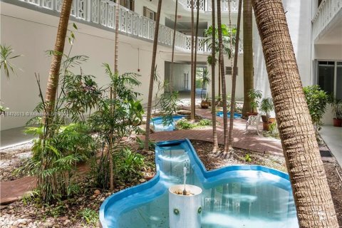 Condominio en venta en Bay Harbor Islands, Florida, 1 dormitorio, 85.38 m2 № 809338 - foto 16