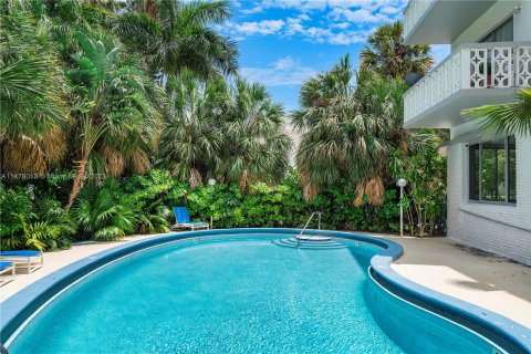 Condominio en venta en Bay Harbor Islands, Florida, 1 dormitorio, 85.38 m2 № 809338 - foto 25
