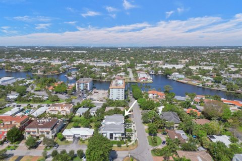 House in Fort Lauderdale, Florida 3 bedrooms, 222.22 sq.m. № 1147053 - photo 1