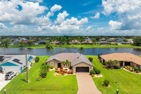 Villa ou maison à vendre à Punta Gorda, Floride: 3 chambres, 192.21 m2 № 1313450 - photo 1