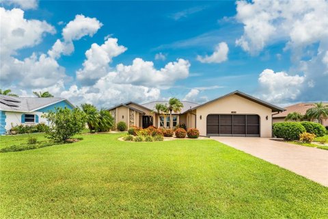 Villa ou maison à vendre à Punta Gorda, Floride: 3 chambres, 192.21 m2 № 1313450 - photo 2