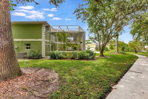 Townhouse in Stuart, Florida 3 bedrooms, 151.71 sq.m. № 1230150 - photo 4