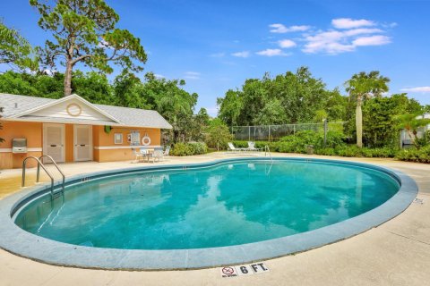 Townhouse in Stuart, Florida 3 bedrooms, 151.71 sq.m. № 1230150 - photo 2