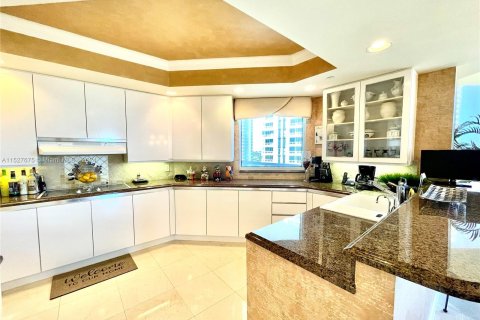 Condominio en venta en Miami, Florida, 3 dormitorios, 275.92 m2 № 991463 - foto 26