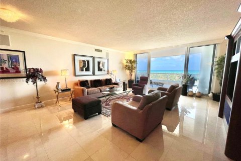Copropriété à vendre à Miami, Floride: 3 chambres, 275.92 m2 № 991463 - photo 10