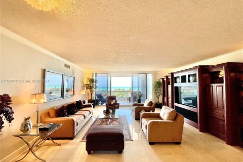 Copropriété à vendre à Miami, Floride: 3 chambres, 275.92 m2 № 991463 - photo 11