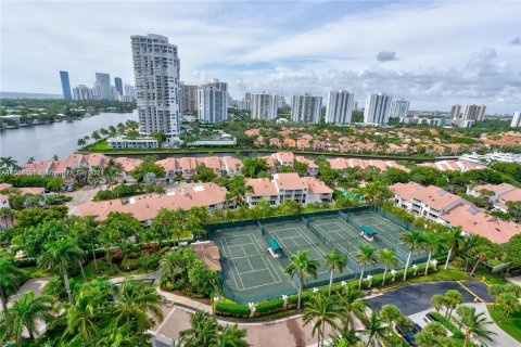 Condominio en venta en Miami, Florida, 3 dormitorios, 275.92 m2 № 991463 - foto 7