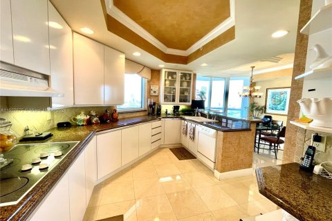 Condominio en venta en Miami, Florida, 3 dormitorios, 275.92 m2 № 991463 - foto 21