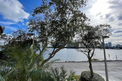 Copropriété à vendre à Aventura, Floride: 2 chambres, 95.13 m2 № 1327493 - photo 2