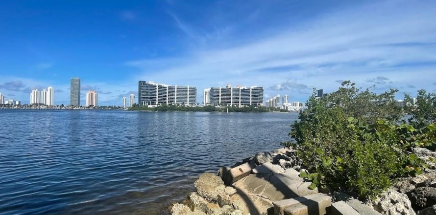 Condominio en Aventura, Florida, 2 dormitorios  № 1327493