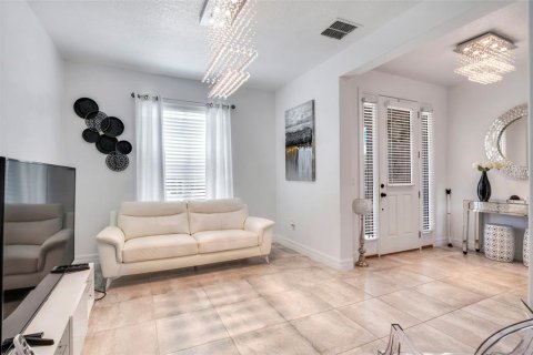 Villa ou maison à vendre à Kissimmee, Floride: 4 chambres, 223.71 m2 № 1339668 - photo 8