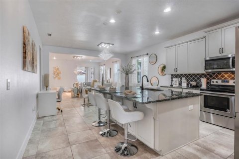 Villa ou maison à vendre à Kissimmee, Floride: 4 chambres, 223.71 m2 № 1339668 - photo 11