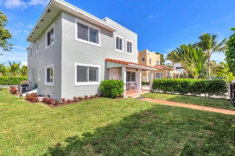 Купить коммерческую недвижимость в Уэст-Палм-Бич, Флорида 360.46м2, № 1103513 - фото 14
