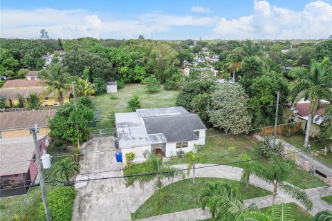 Villa ou maison à vendre à Hollywood, Floride: 4 chambres, 168.34 m2 № 1177929 - photo 2