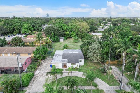 Villa ou maison à vendre à Hollywood, Floride: 4 chambres, 168.34 m2 № 1177929 - photo 12