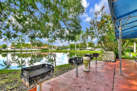 Condominio en venta en Tamarac, Florida, 2 dormitorios, 98.48 m2 № 1225824 - foto 4