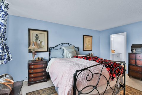 Condo in Tamarac, Florida, 2 bedrooms  № 1225824 - photo 25