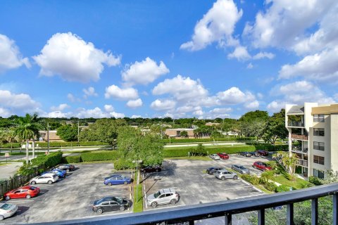 Condo in Tamarac, Florida, 2 bedrooms  № 1225824 - photo 11