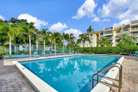 Condominio en venta en Tamarac, Florida, 2 dormitorios, 98.48 m2 № 1225824 - foto 2